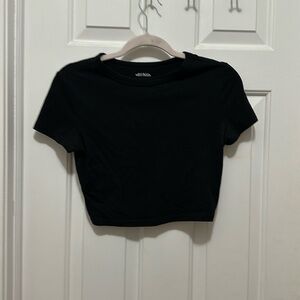 Wild Fable shirt size small. Cropped